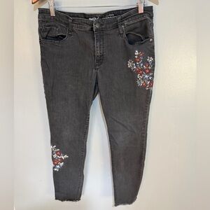 MOSSIMO BLACK SKINNY JEANS WITH FLORAL EMBROIDERY SZ 14/32